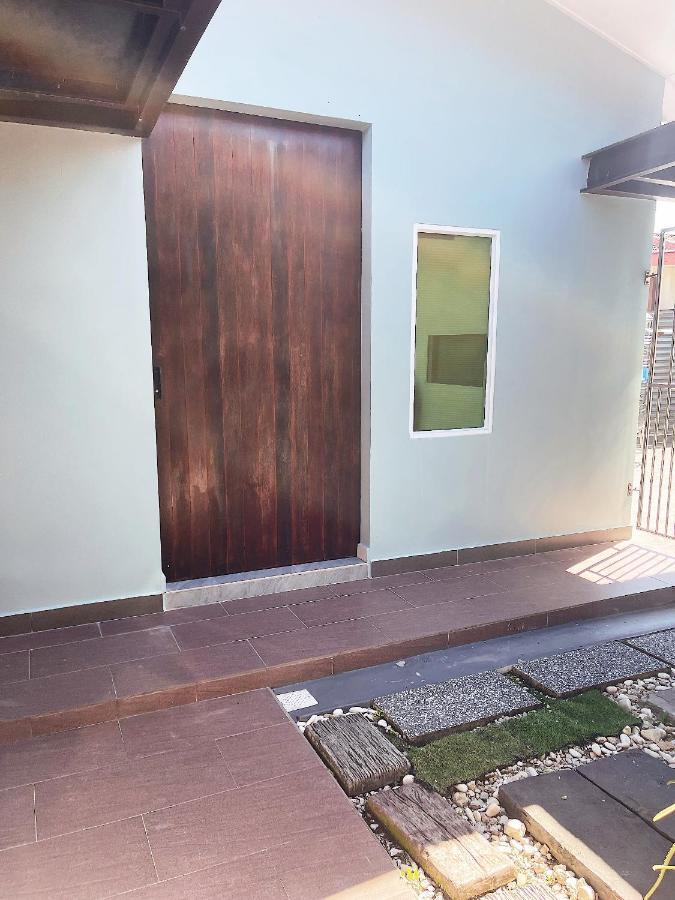 Villa Pelita Commercial Centre 百丽达商圈民宿 9pax *